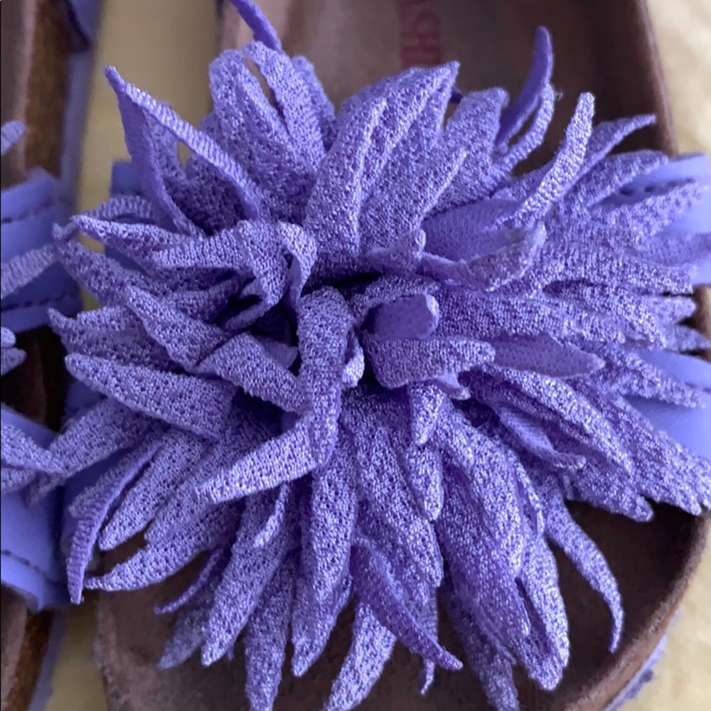 Slippers - Picture 2 of 7